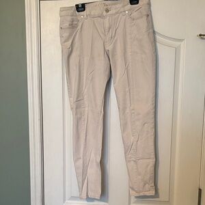 White House Black Market Women's Skinny Jeans - Cream